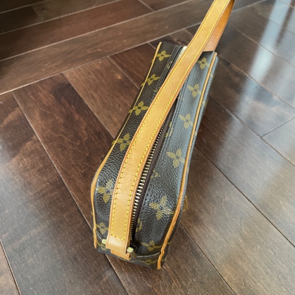 Louis Vuitton Monogram Pochette Cite PM - Picture 4 of 7